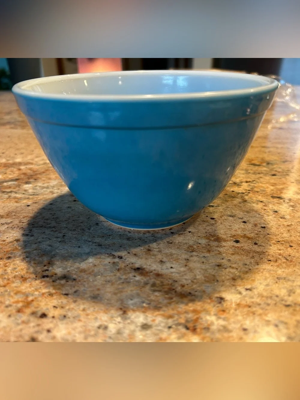 PYREX #401 Primary Blue 1 1/2 pint 24 oz 1940’s. Marked TRADE MARK Made in USA
